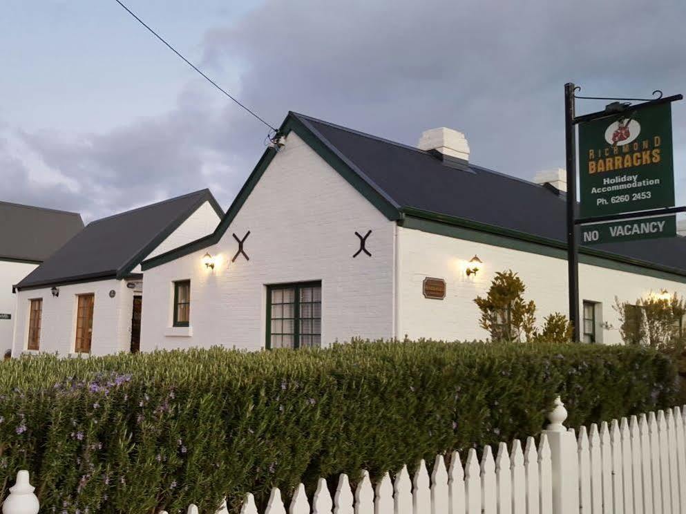 Richmond Barracks Hotell Exteriör bild